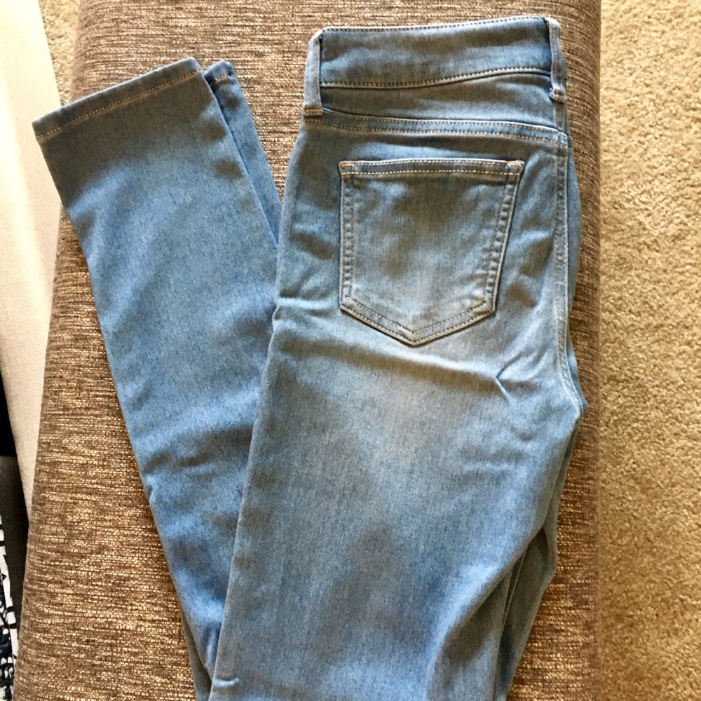 👖MAKE AN OFFER!!👖 Light blue jeans